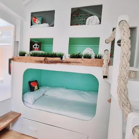 Quirky Seaside Family Cottage Walk To The Waves! Brighton Exterior photo