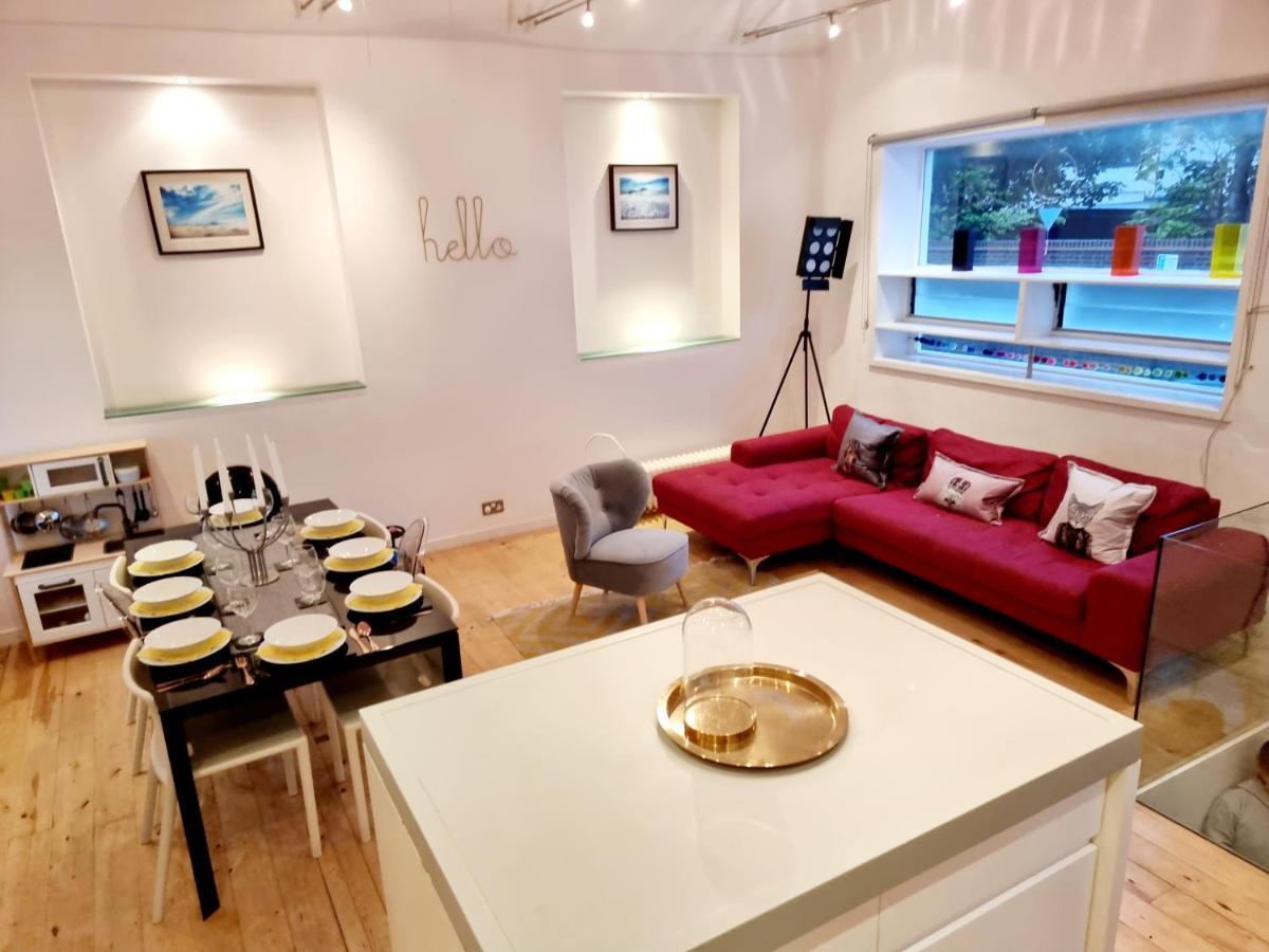 Quirky Seaside Family Walk To The Waves! Holiday home Brighton