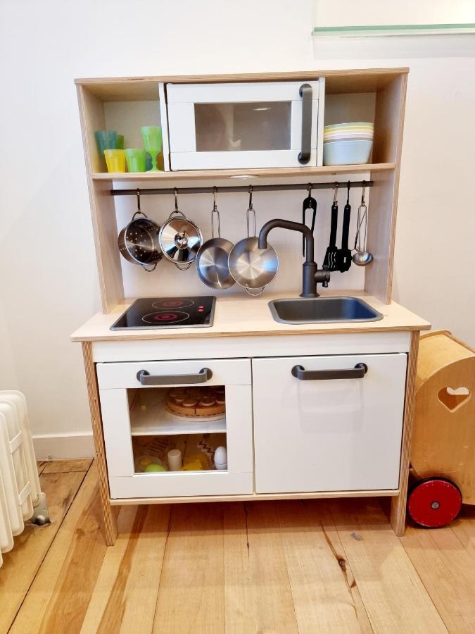Quirky Seaside Family Walk To The Waves! Holiday home