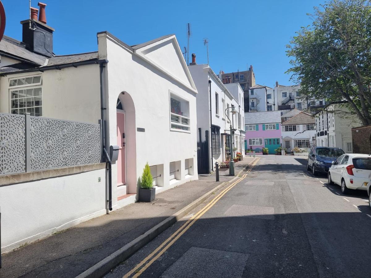 Casa vacanze Quirky Seaside Family Walk To The Waves!